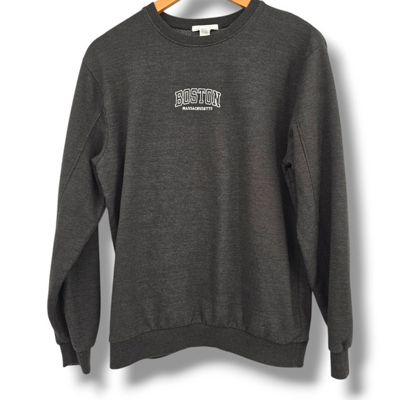 Full Tilt Women's Oversized Boston Massachusetts Embroidered Crewneck Sweatshirt - Picture 4 of 11